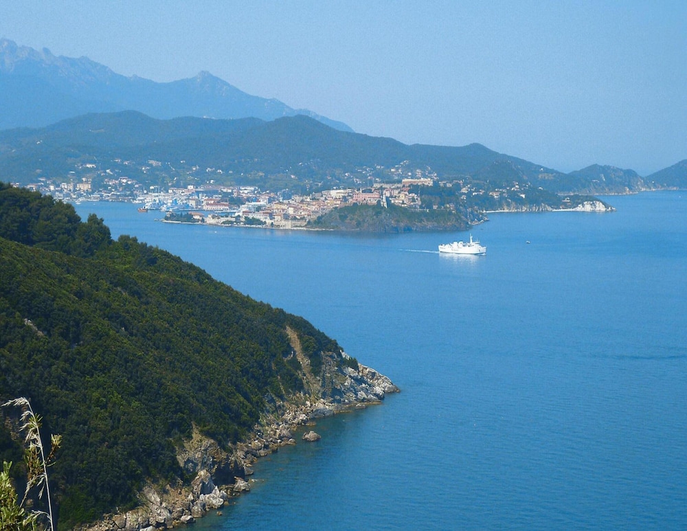 Apartment in Nisporto With Private Sea Access