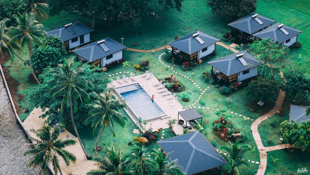 Sublime Tahiti Beach Retreat