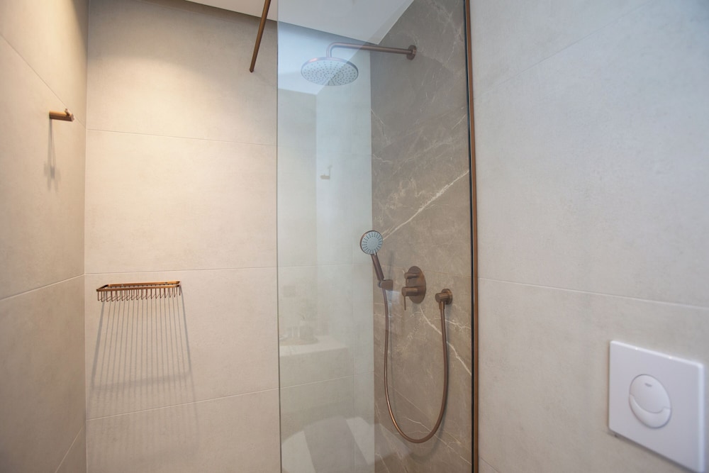 Armonia Seaview Suites