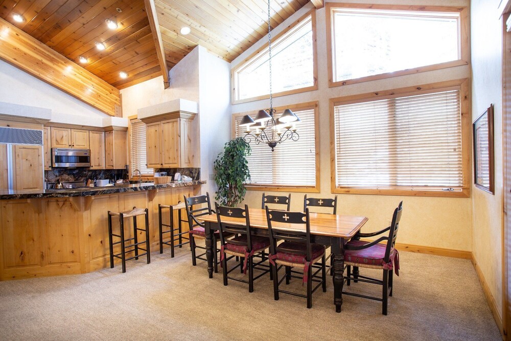 Trail's End Lodge at Deer Valley Resort - One Bedroom Deluxe Residence with Spa #304 1 Condo