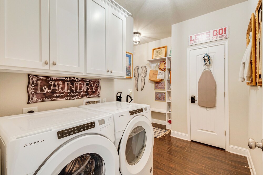 Gorgeous College Station Townhome w/ Patio! view 4