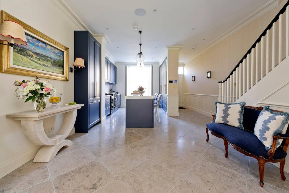 Elegant 5-bed House Chelsea