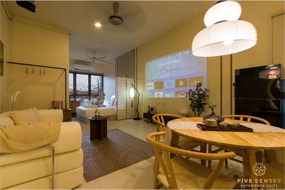 KIP Core Soho Suite by Five Senses