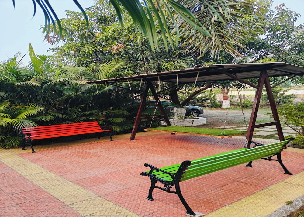 Madhuson Palms