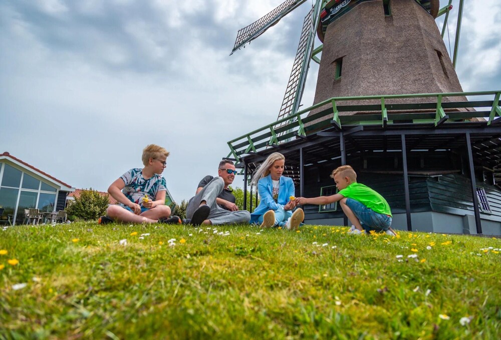 Modern Chalet With Dishwasher on the Markermeer
