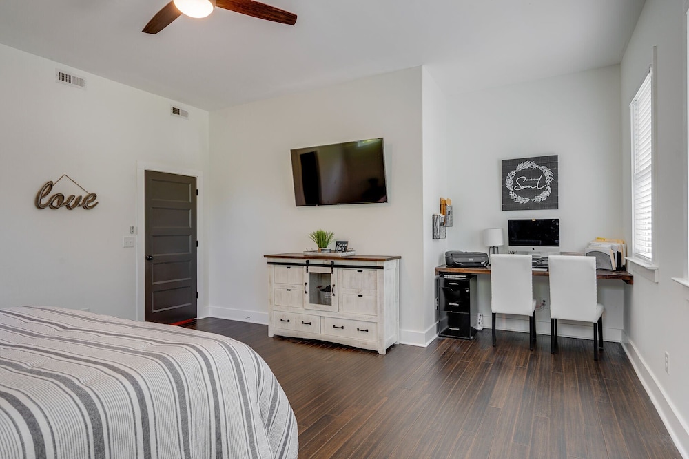 Lakeshore Luxury view 3