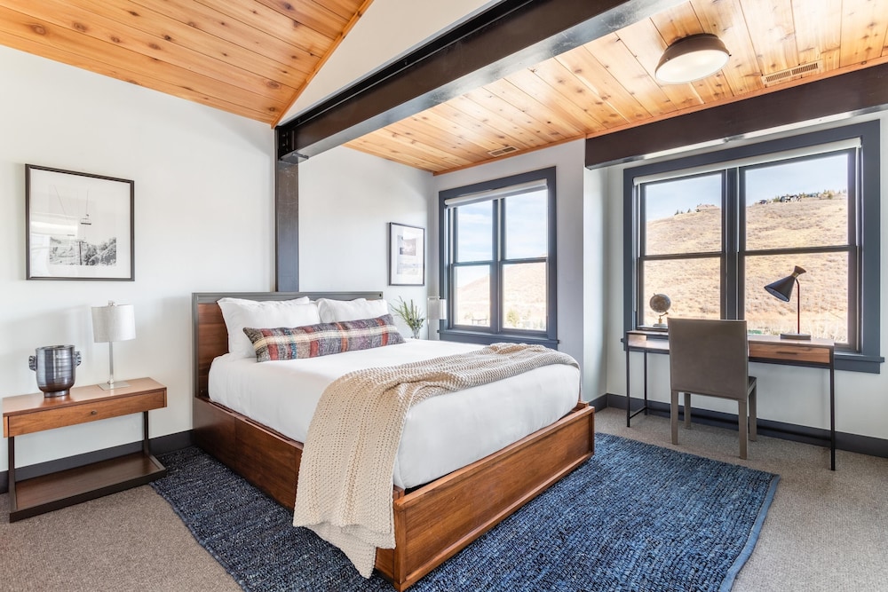Chartreuse by Avantstay Modern Mountain Cabin in Heart of Park City view 4