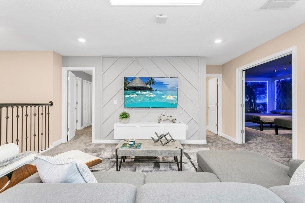4552target 9 Bedroom Home
