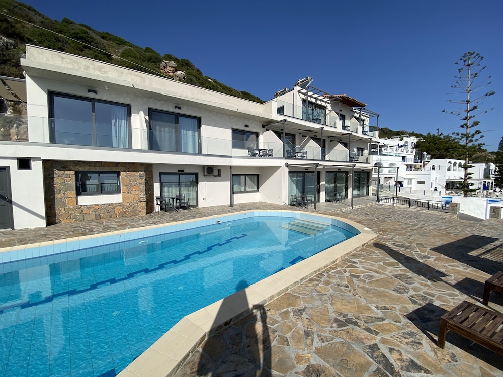Ostria Apartments