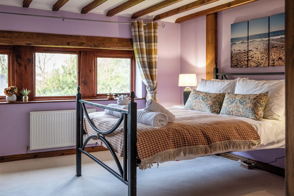 The Threshing Barn-Stunning 5 BD Retreat