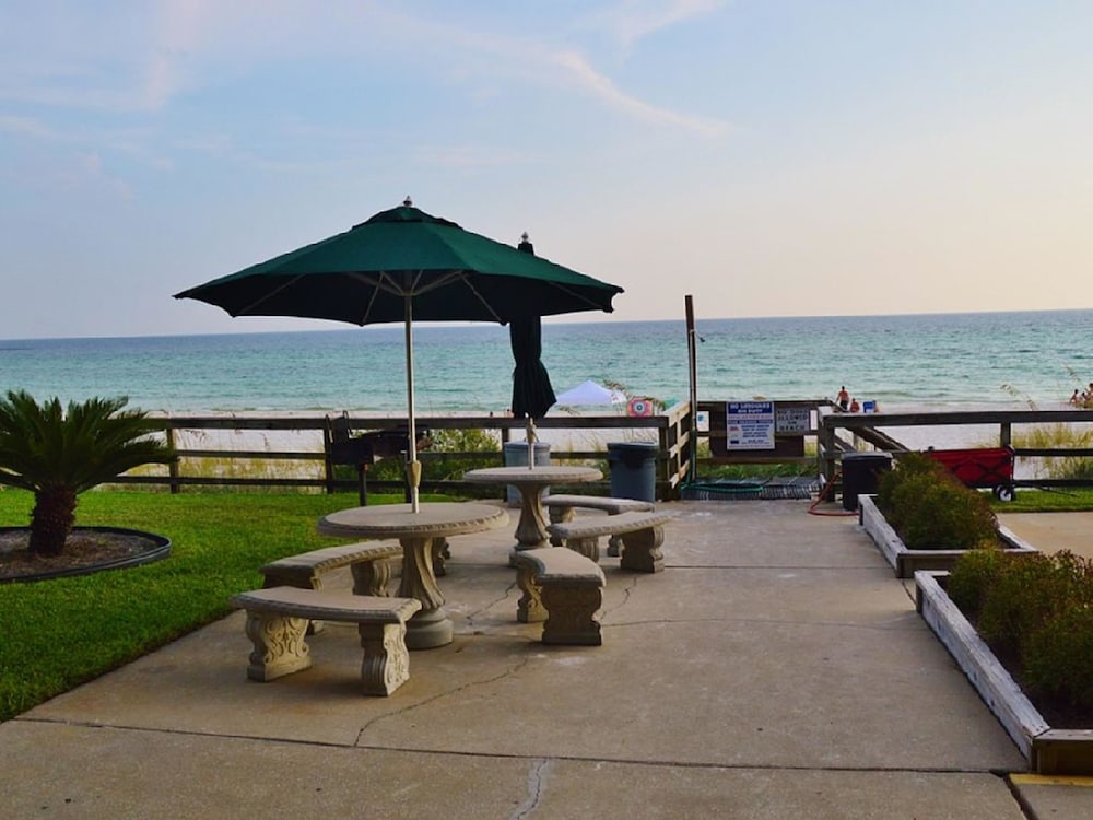 Polynesian Village Condominium by Panhandle Getaways