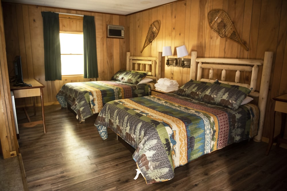 Forest Hill Lodge & Cabins