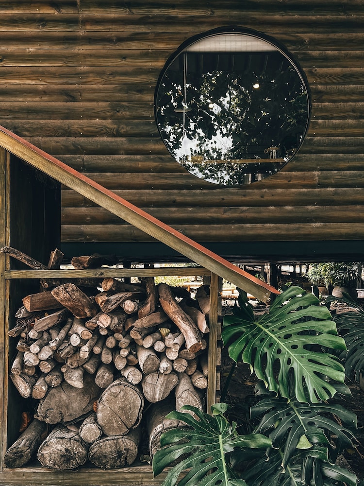 Quinta Pavo Real by Acomodo