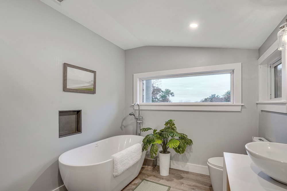 Airstream & Ocean View: Unique Gloucester Getaway