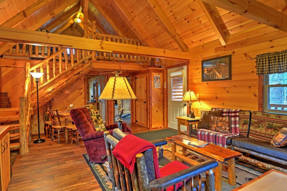 Rustic Dundee Log Cabin w/ Hot Tub & Forest Views! view 5
