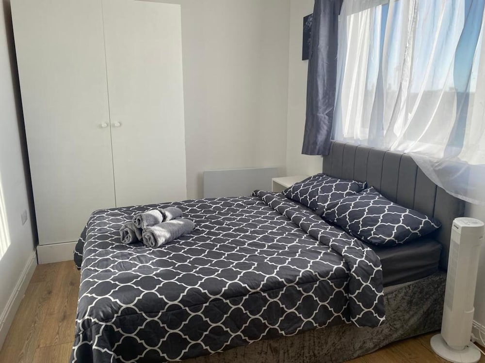 Comfortable Homely Studio Flat in Wembley view 2