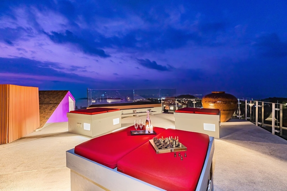 Villa Skyfall