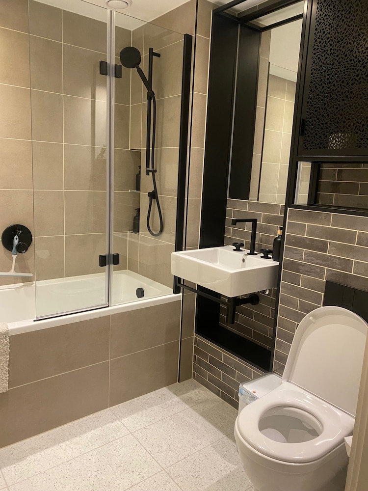 Stylish 2-bedroom Apartment in London - Sleeps 4