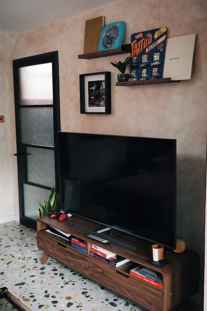 Peaceful & Unique Maisonette in Central London