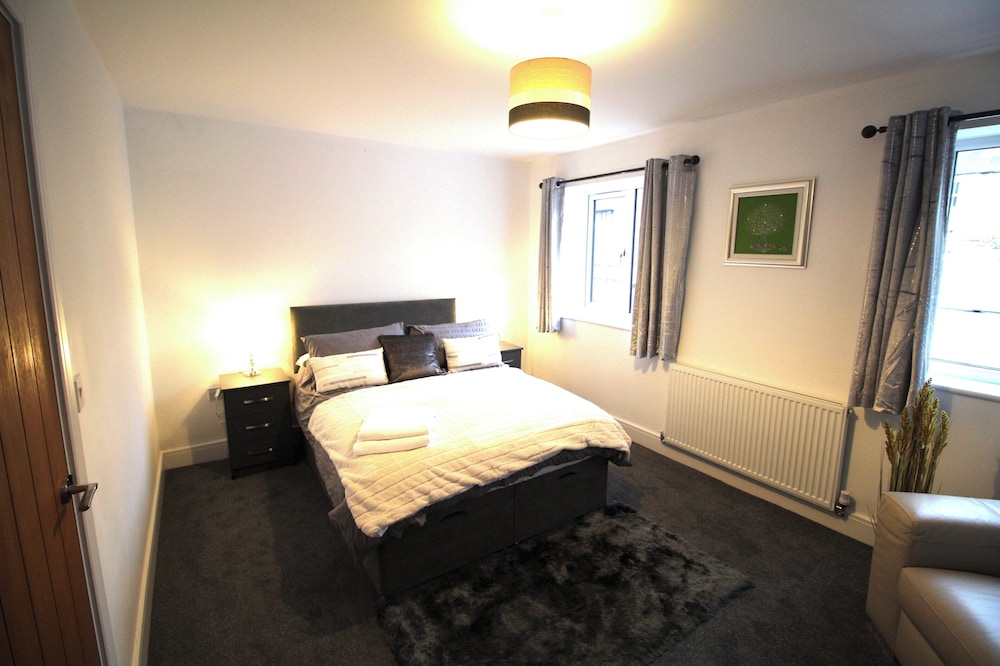 2 Bed Bungalow - Enclosed Garden - Wheel Chair Acc