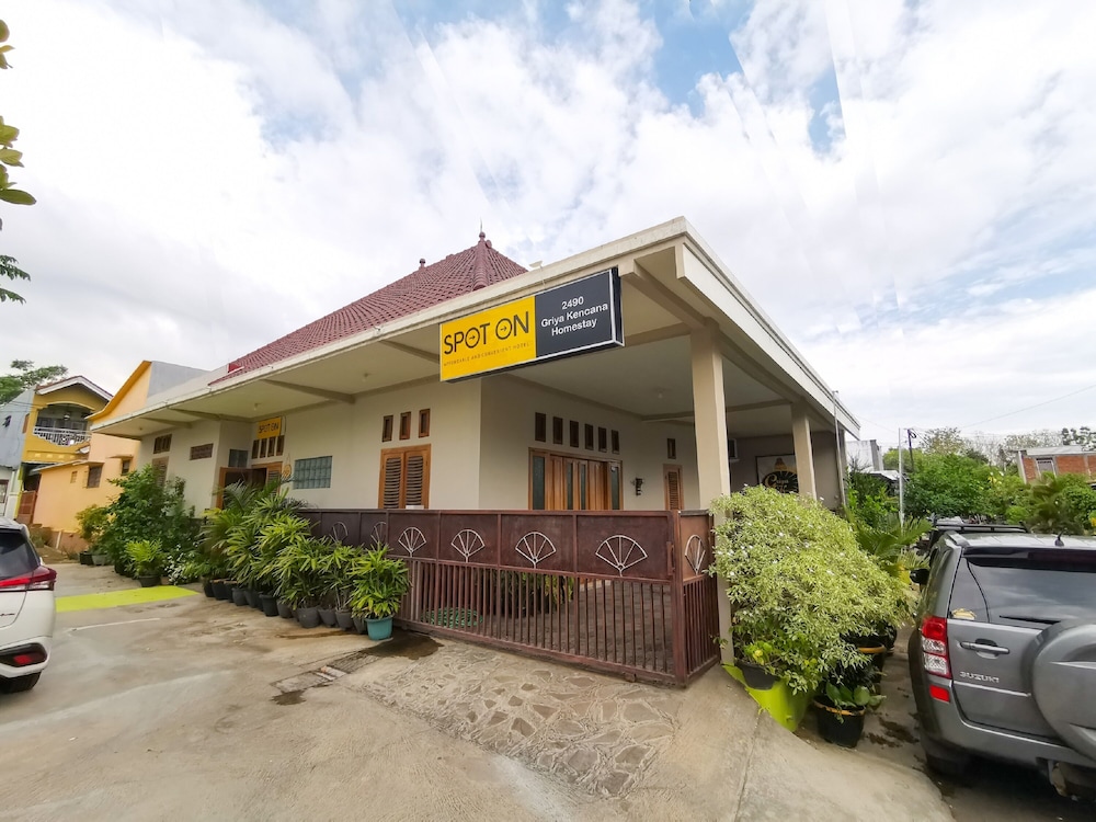 SPOT ON 2490 Griya Kencana Homestay view 5