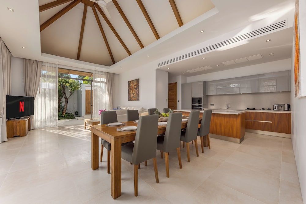 Modern 3BR Villa Kaimana Private Pool