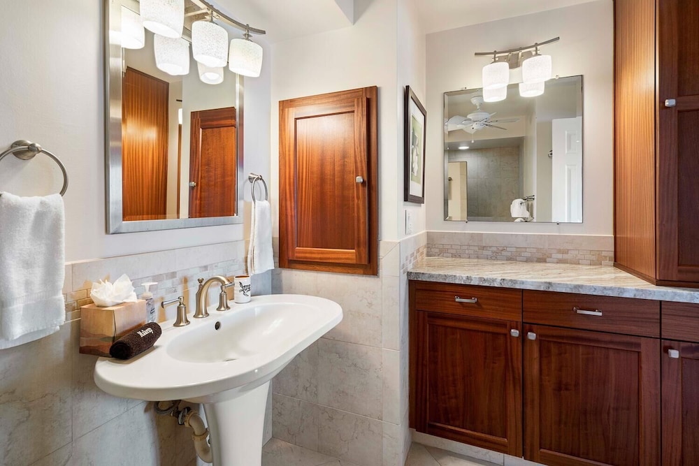 Ocean Front - Fantastic Ocean Views - Completely Upgraded - Vrkcv