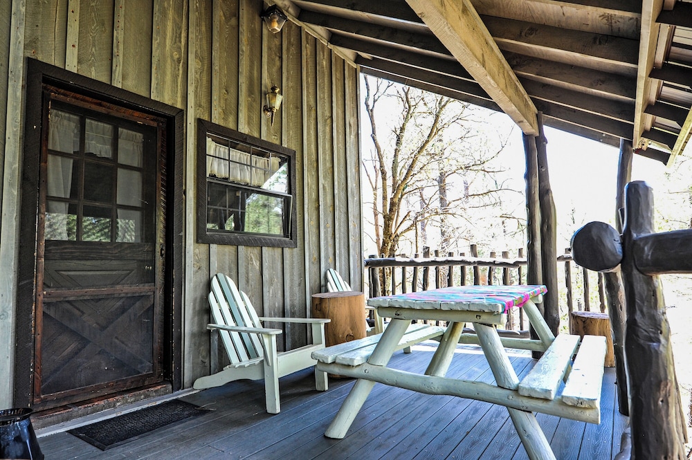 Bear Creek Motel And Cabins