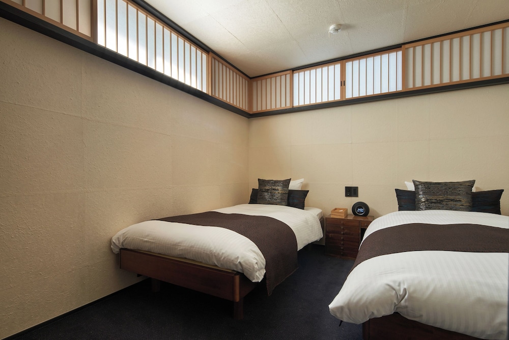 KIRAKU KYOTO RINPA