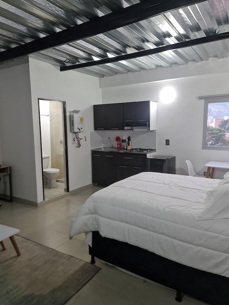 RG33 ApartaSuites