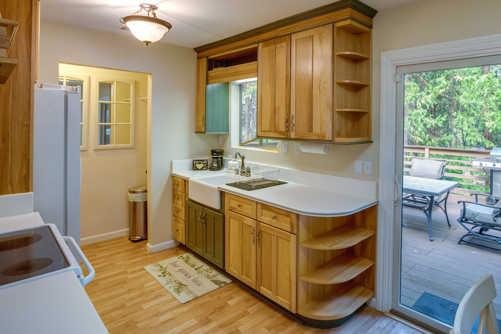 Furnished Deck: Secluded Arnold Cabin Rental!