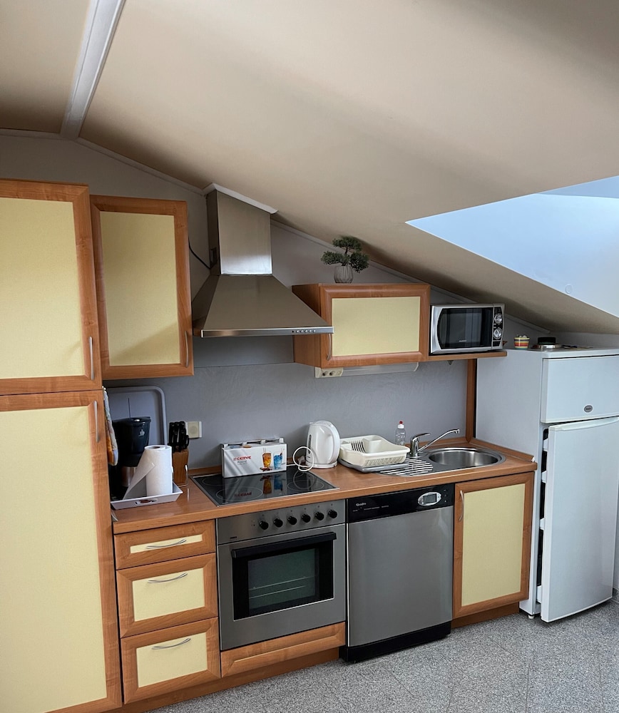 Beautiful 2-bed Apartment in Nin view 5