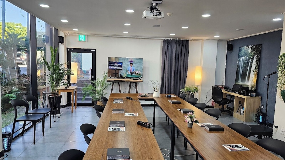 Cheonjiyeon Crystal Hotel 59