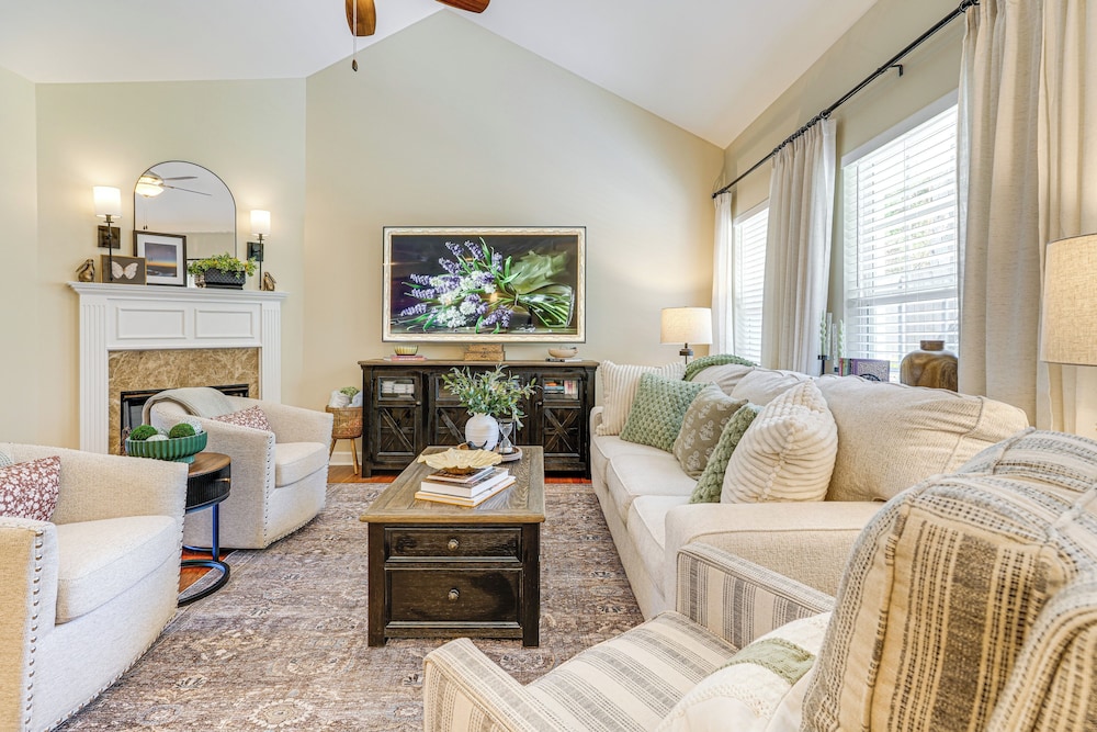Private Patio: Residential Condo in Cleveland!
