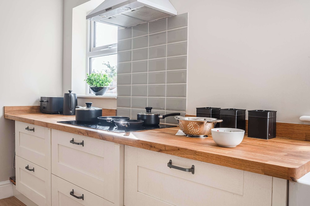 Host Stay Sherrington Road Abode
