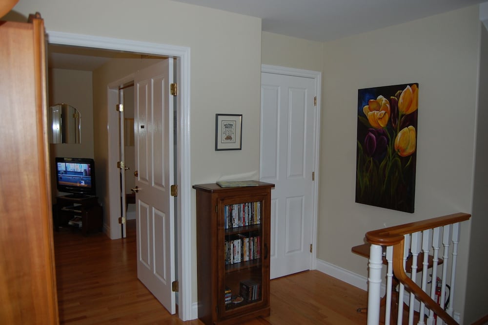 Lakeshore Bed & Breakfast - Image 5