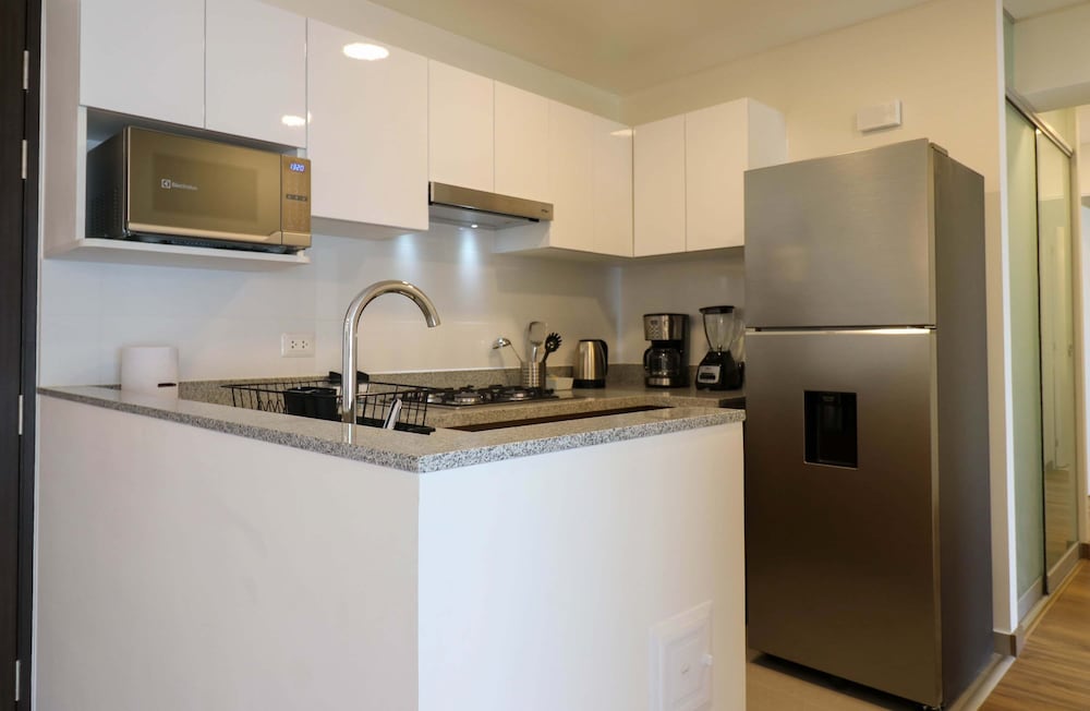 w Amazing 3BR w Balcony in San Isidro