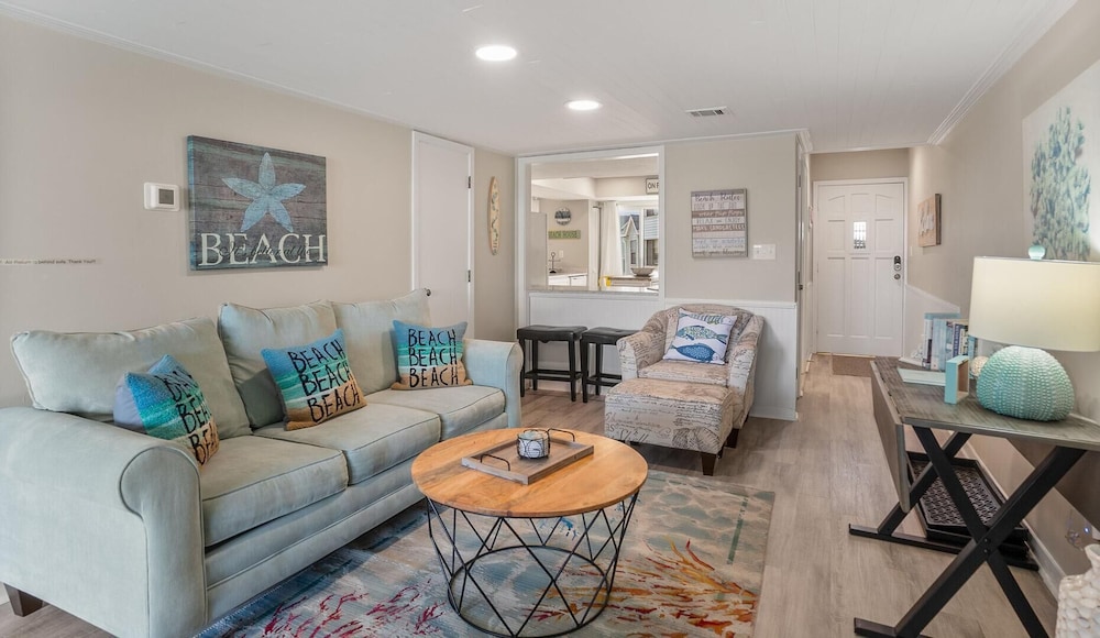Condo with Resort Access - Great North Island Location