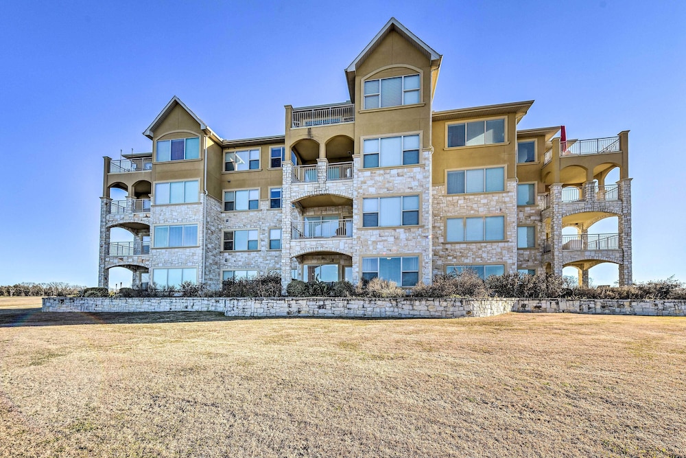 Richland-chambers Reservoir Condo w/ Pool Access! view 4