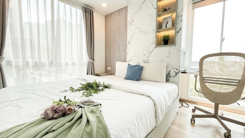 Modern Classic Touch 1Br Apartment At Tokyo Riverside Pik 2