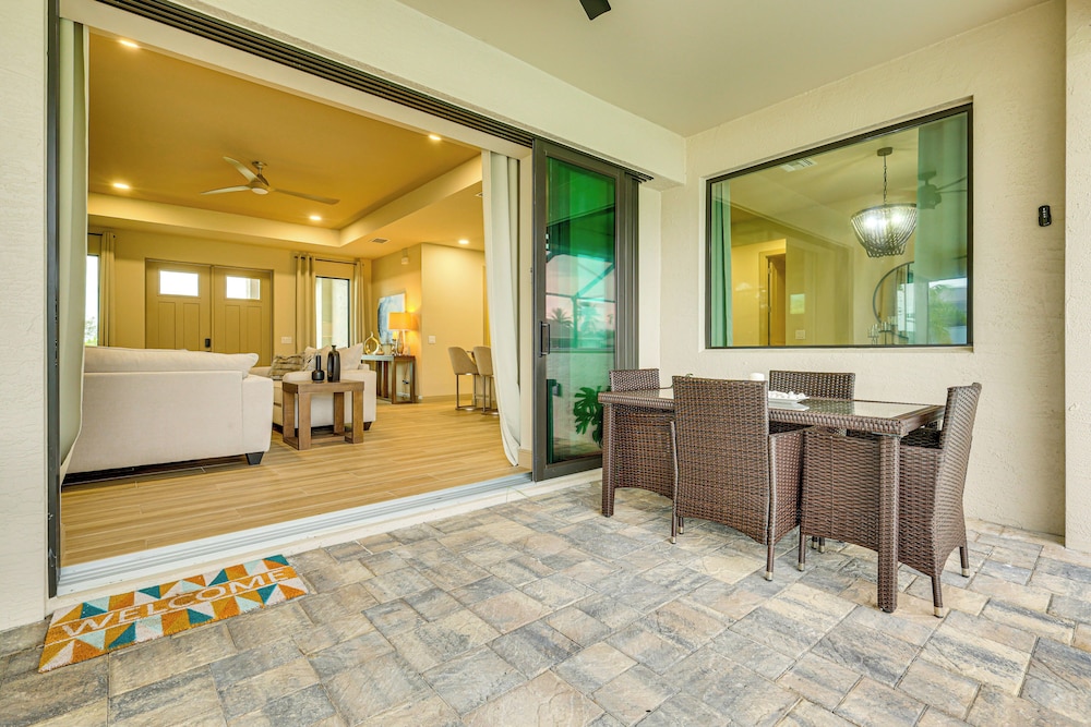 Outdoor Oasis: Spacious Family Home in Cape Coral!