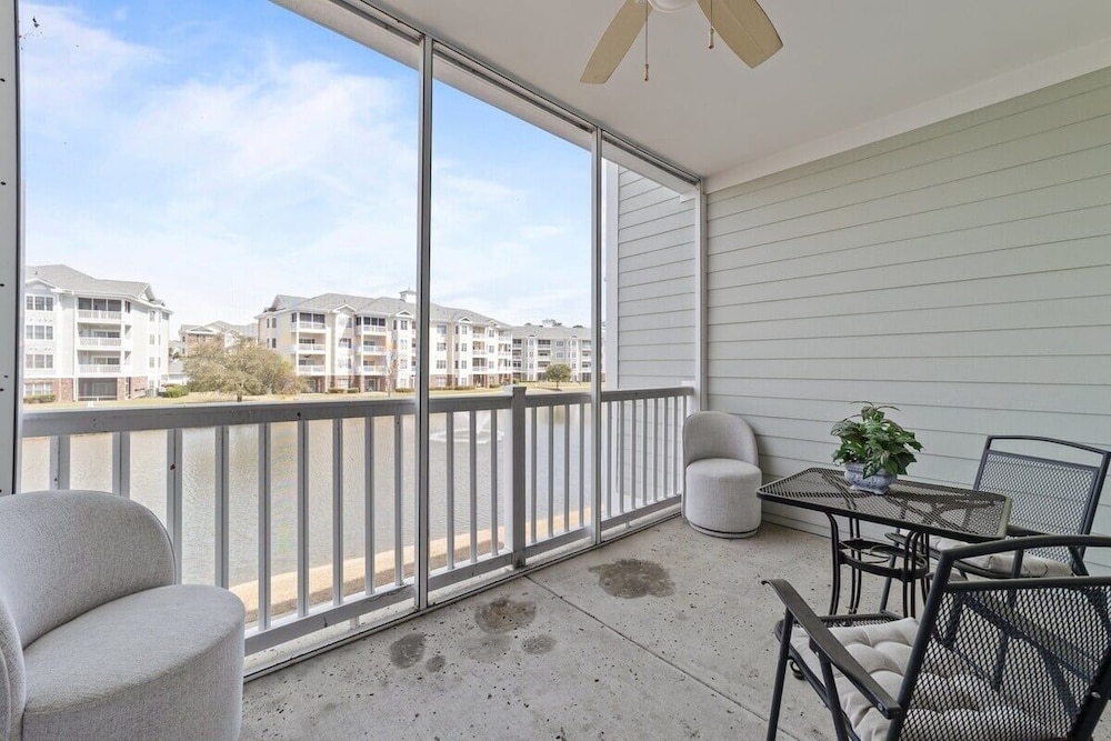 Magnolia Pointe Luster Leaf 4887-203 2 Bedroom Condo