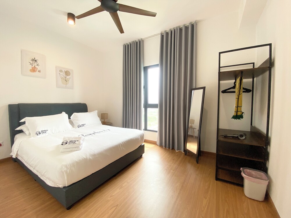 MayaBay Residence by Sleepy Bear