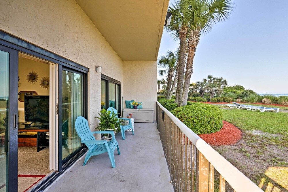 Pools, Patio & Stunning Views: Myrtle Beach Oasis view 5