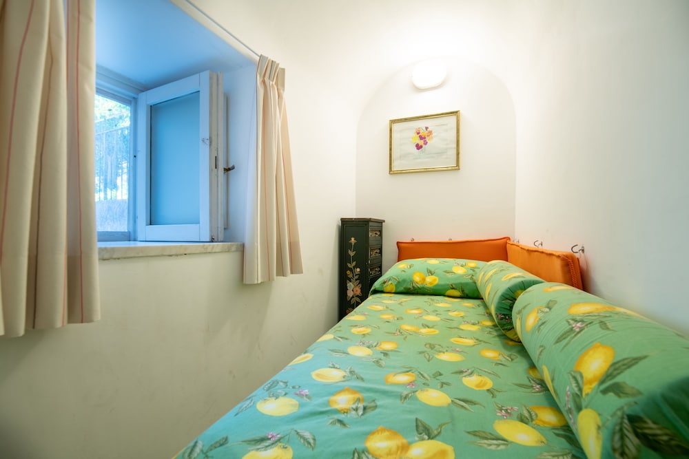 Upscale Central Amalfi Apartment In 19th-century Building photo 5