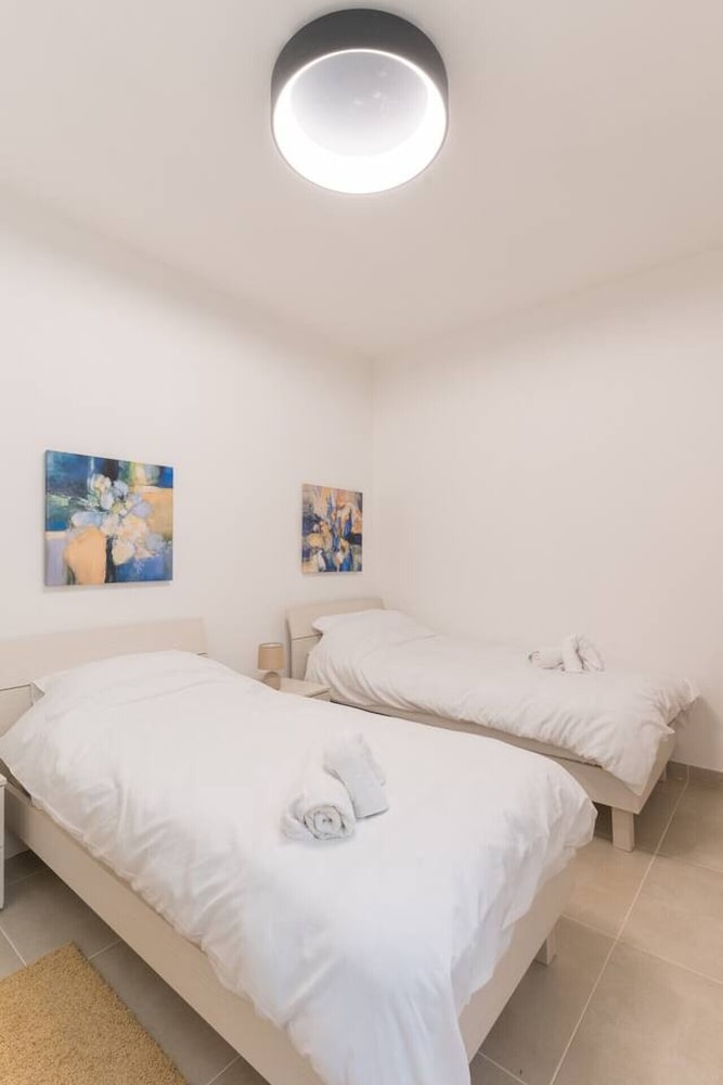 Property With Pool Access - Xaghra Near Marsalforn