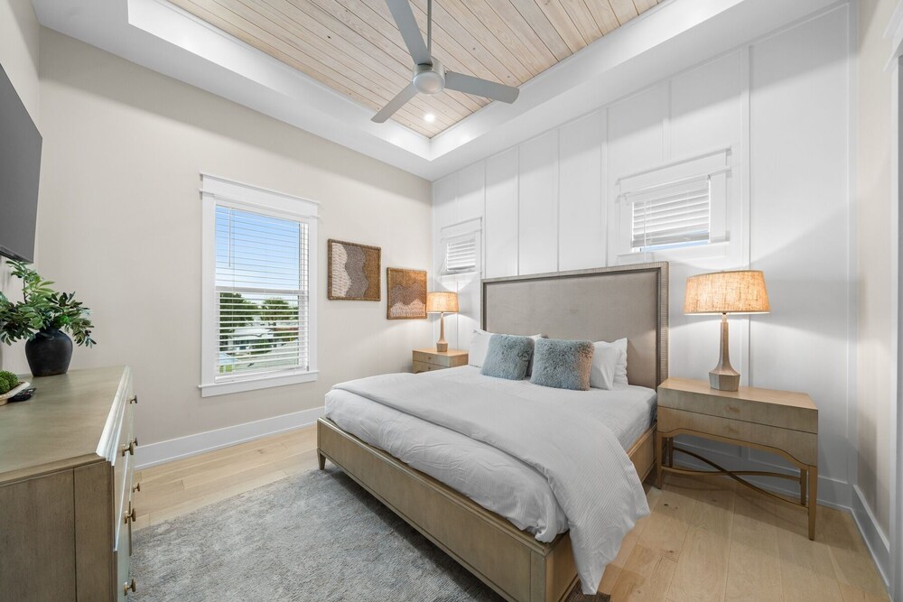 Laguna Sunset 7 Bedroom Home