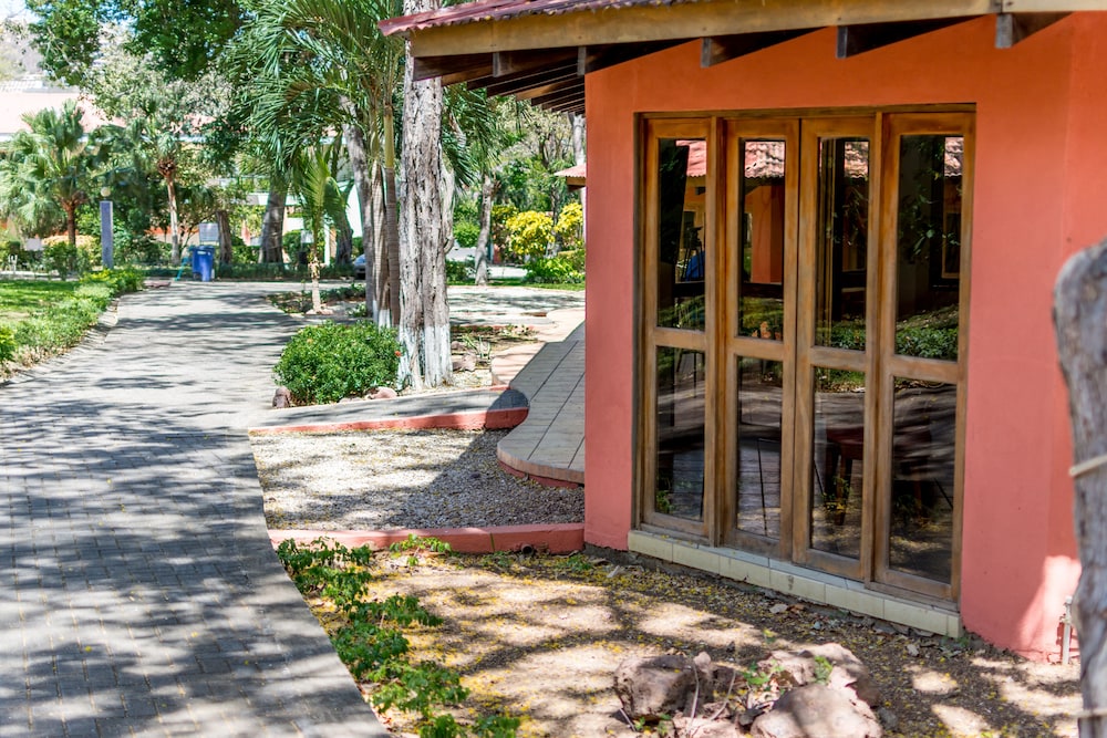 Hotel Villas Playa Hermosa Beach Hotel - Image 1