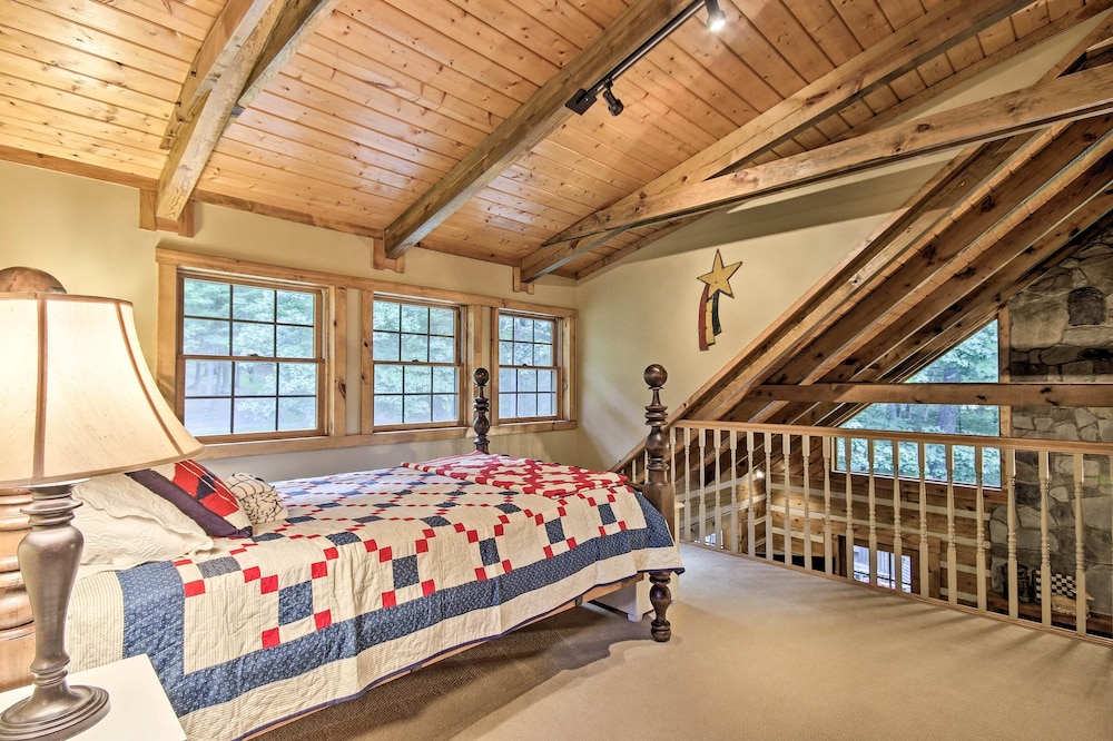 Creekside Berkeley Springs Cabin on 35 Acres! - Property Image 30