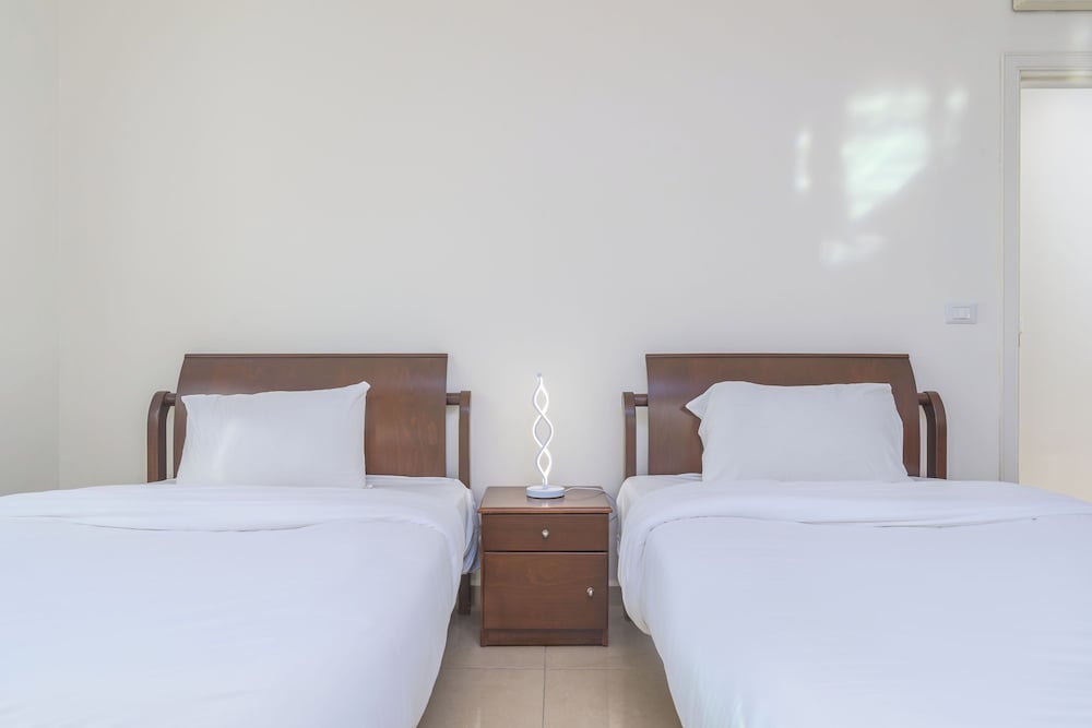 Glint 3-Bedroom Apartment & Balcony in Aley